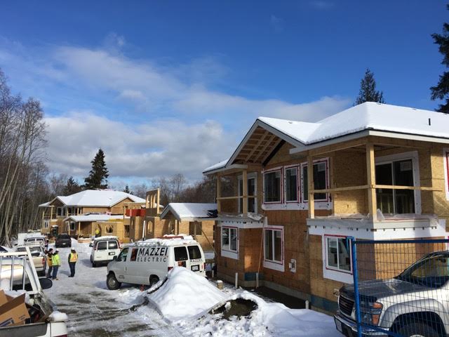 North Nanaimo luxury townhomes in construction